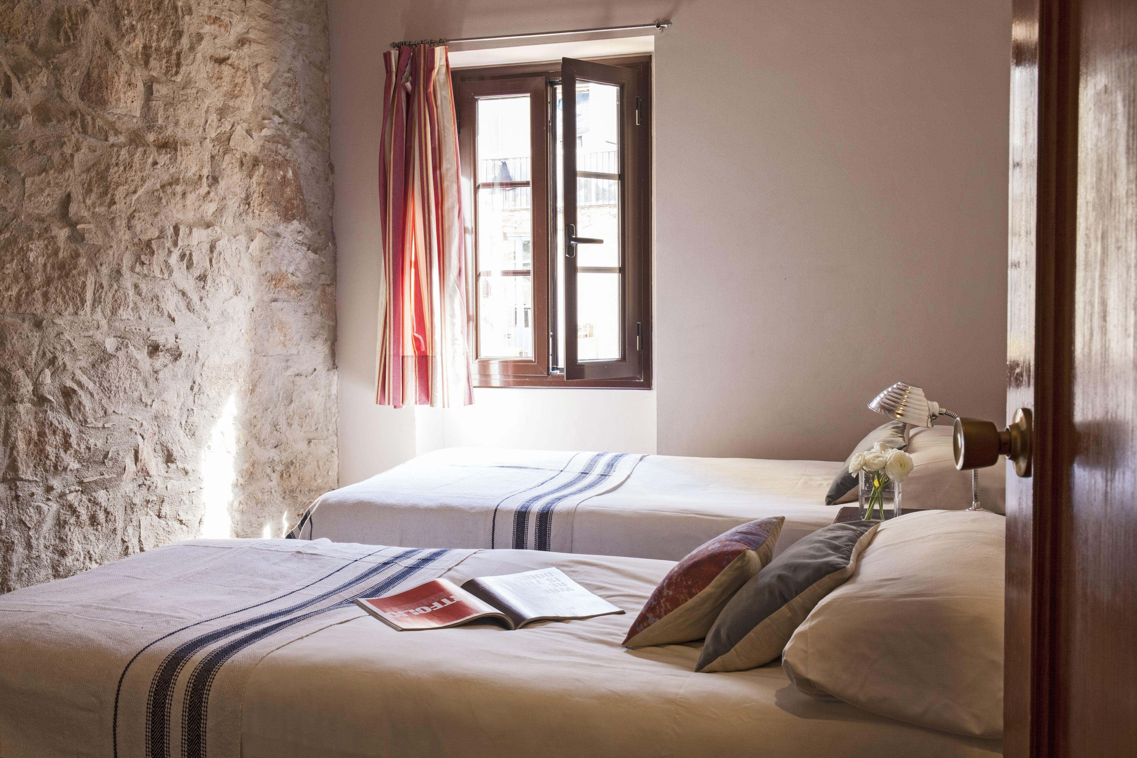 Ainb Las Ramblas-Guardia Apartments, Barcelona